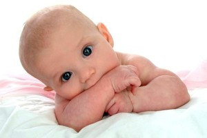 Дитина в 3 місяці: розвиток, сон, харчування