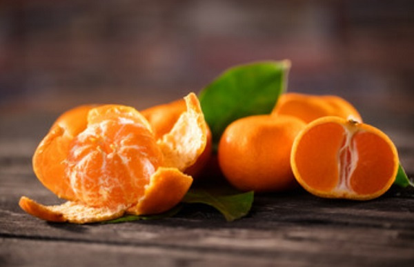 Коли дитині можна починати давати цитрусові: апельсини та мандарини