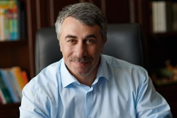 Комаровський розповів про шахраїв: бізнес на людських життях