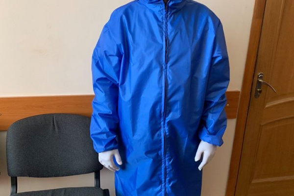 У Калуському районі освітяни зібрали гроші та закупили захисні костюми для медиків (ФОТО)