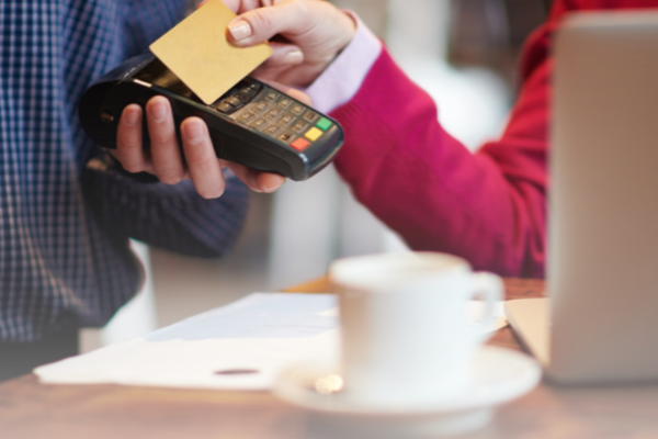 Будемо як сир у маслі кататися: українцям підвищать виплати ще двічі — скільки додадуть і кому пощастить