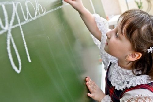 Лівша чи правша: як визначити у дитини