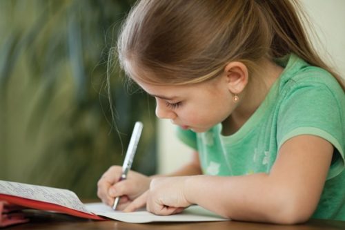 Лівша чи правша: як визначити у дитини