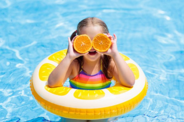 Коли дитині можна починати давати цитрусові: апельсини та мандарини